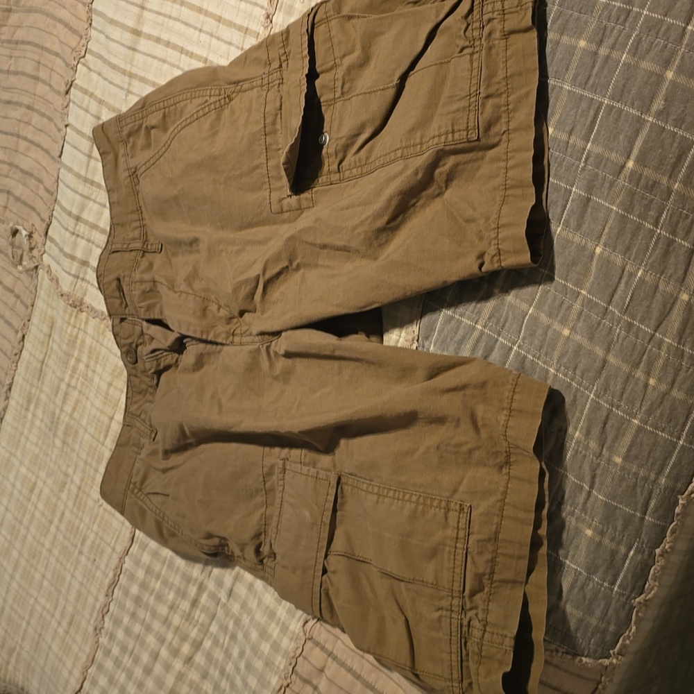 Men's cargo shorts